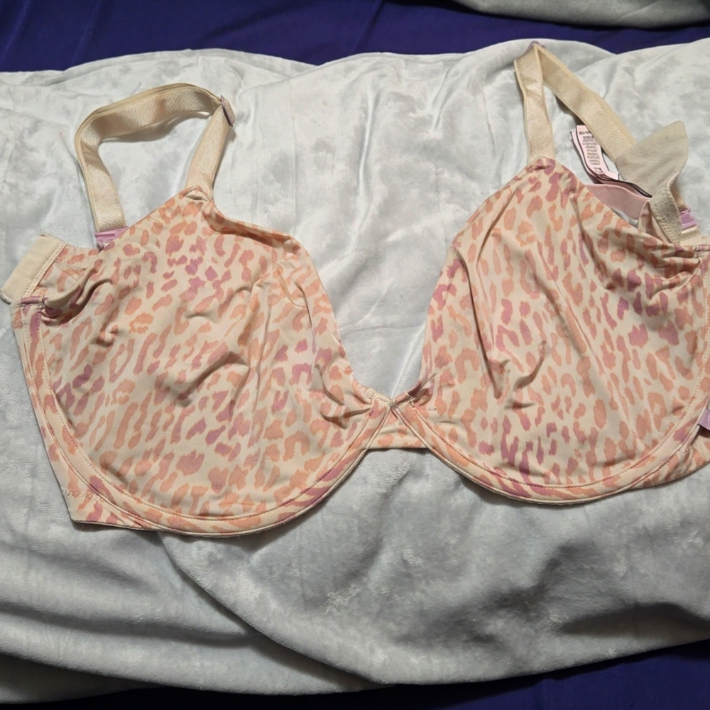 Victoria's Secret Invisible Lift Unlined Demi bra 38DDD EUC